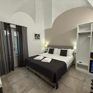 Etnea 454 Luxury בית הארחה